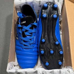 Boy’s Athletic Soccer Cleats in Royal Blue - Lightweight Performance. NWT